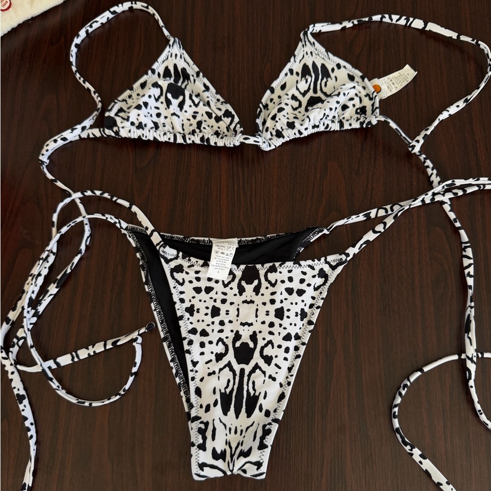Tropic of C Black and White Bikini - jacaré